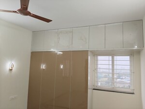 Room in 2.5 BHK Apartment at My Home Sayuk, Tellapur – for Rent