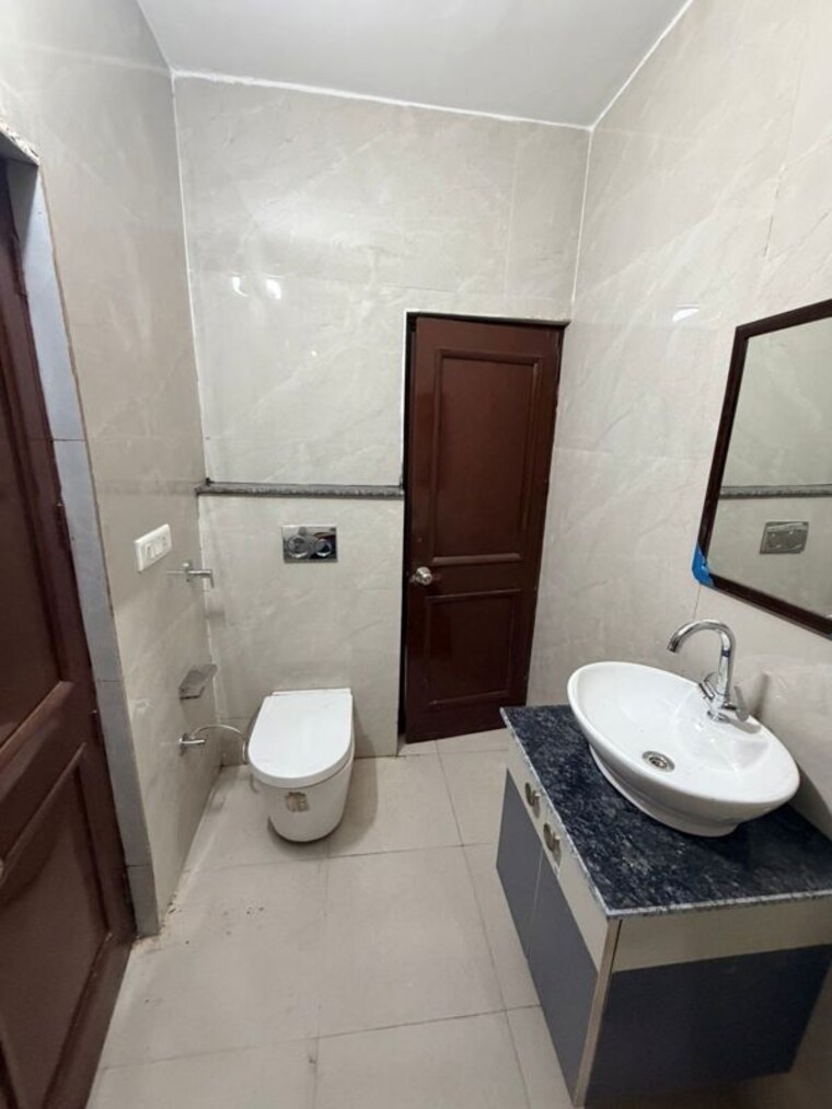 Bathroom, sector 49 2 Bedroom 1000 Sq.Ft. Builder Floor In Sector 49 Chandigarh 10642564