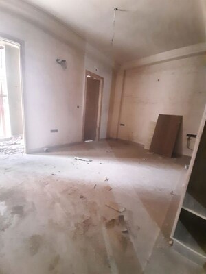 Room in 3 BHK Builder Floor at Paschim Vihar – for Sale