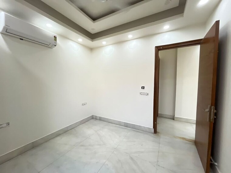 Room, sector 45 3 Bedroom 2000 Sq.Ft. Builder Floor In Sector 45 Gurgaon 10642591