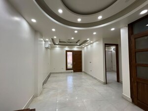 Building Lobby in 3 BHK Builder Floor at Sector 45 – for Rent