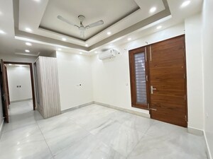 Room in 3 BHK Builder Floor at Sector 45 – for Rent