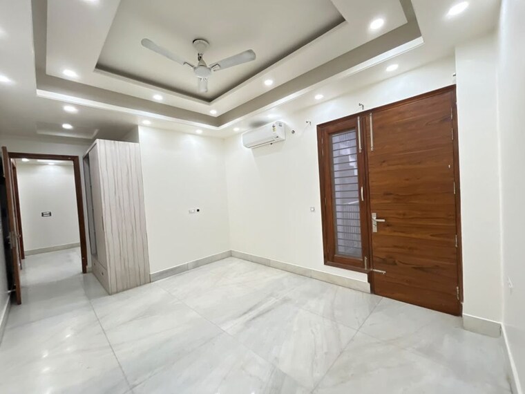 Room, sector 45 3 Bedroom 2000 Sq.Ft. Builder Floor In Sector 45 Gurgaon 10642591