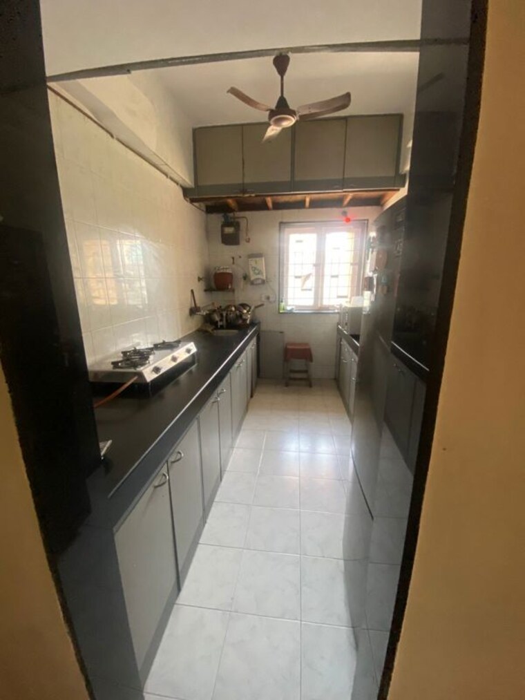 Kitchen, khar west 2 Bedroom 800 Sq.Ft. Apartment In Khar West Mumbai 10642516