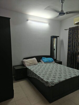 Bedroom in 2 BHK Apartment at Lokhandwala – for Rent