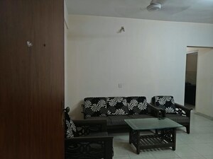 Bedroom in 2 BHK Apartment at Lokhandwala – for Rent