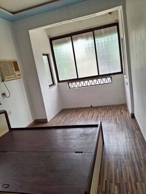 Room in 1 BHK Apartment at Bandra West – for Rent