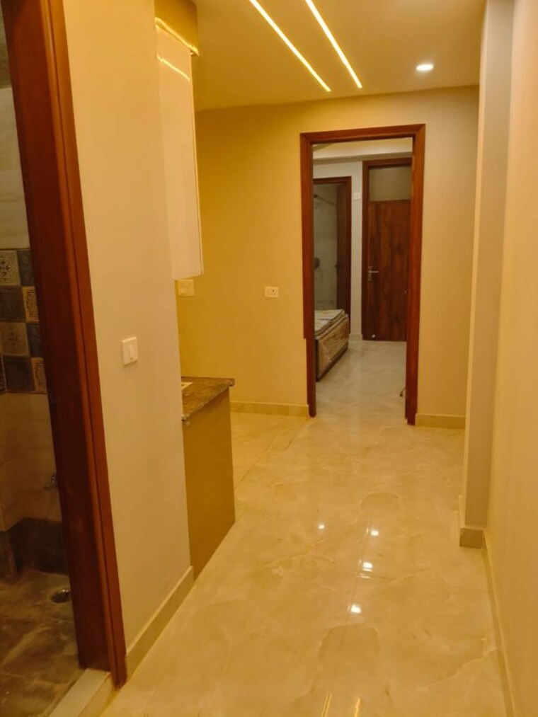 Room, krishna-kunj-apartments-noida 1 Bedroom 650 Sq.Ft. Apartment In Sector 73 Noida 10642659