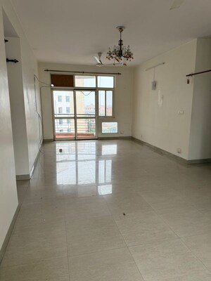 Room in 3 BHK Apartment at DLF Vibhuti Khand, Gomti Nagar – for Rent