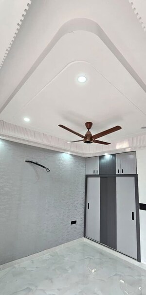 Building Lobby in 3 BHK Builder Floor at Puri Kohinoor, Sector 89 – for Sale