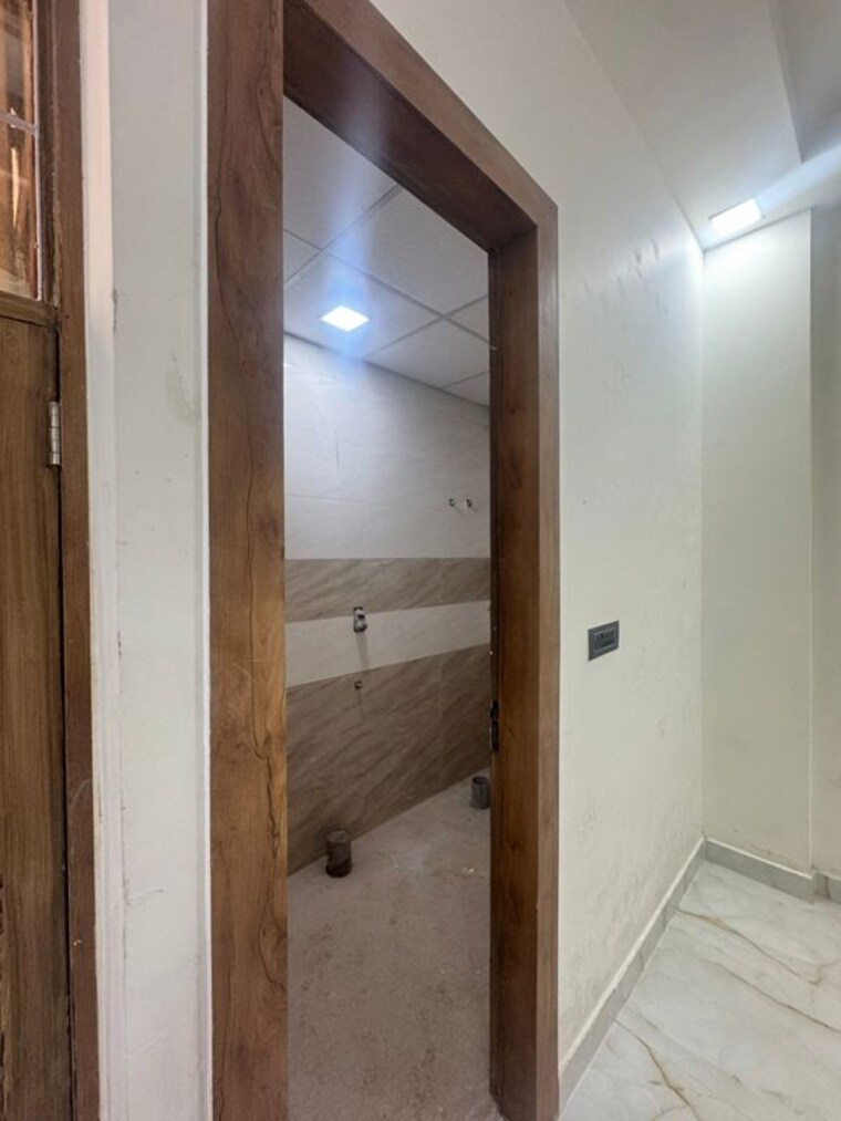 Other, sector 73 2 Bedroom 1108 Sq.Ft. Builder Floor In Sector 73 Noida 10642660