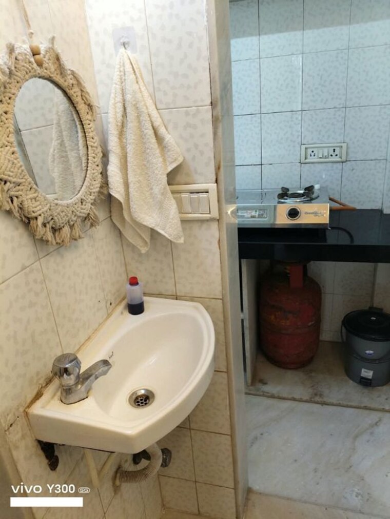 Bathroom, bandra west 1 Bedroom 500 Sq.Ft. Apartment In Bandra West Mumbai 10642678