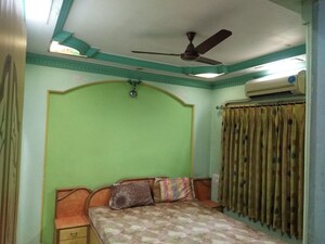 Bedroom in 2.5 BHK Apartment at Vijay Garden, Ghodbunder Road – for Rent
