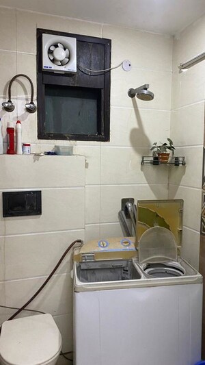 Furnished Amenities in 3 BHK Builder Floor at Rajouri Garden – for Rent