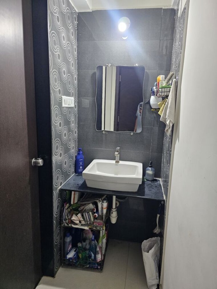 Bathroom, essen-shonest-towers 2 Bedroom 750 Sq.Ft. Apartment In Wakad Pune 10642699
