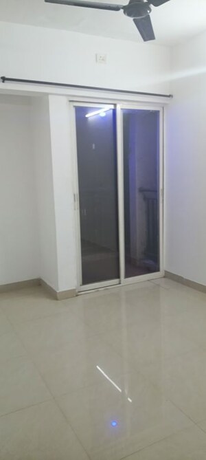 Room in 2 BHK Apartment at DB Orchid Ozone, Dahisar East – for Rent