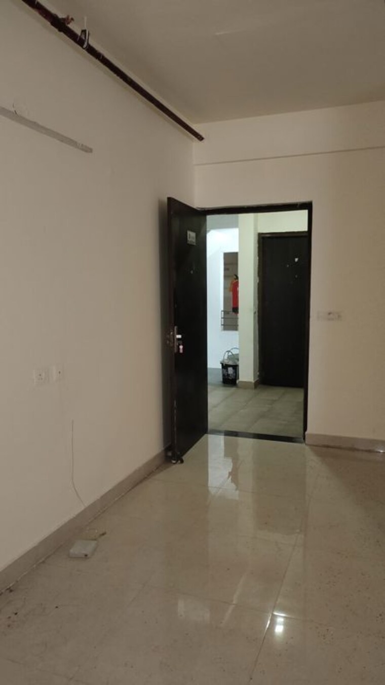 Room, signature-global-the-roselia 2 Bedroom 600 Sq.Ft. Apartment In Sector 95a Gurgaon 10642703