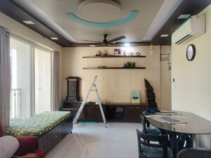 Room in 2 BHK Apartment at Cloud 36 Mumbai, Ghansoli – for Rent