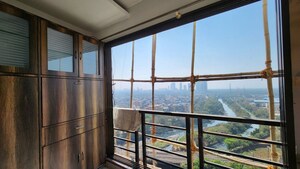 Room in 2 BHK Apartment at Cloud 36 Mumbai, Ghansoli – for Rent