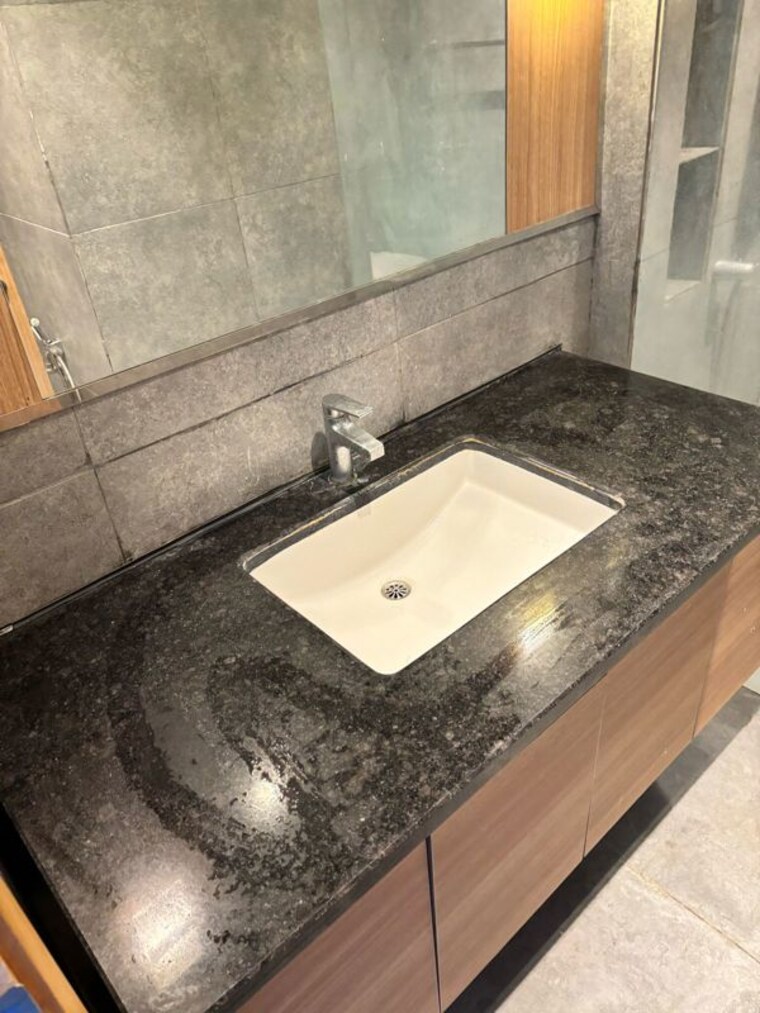 Bathroom, paras-square-service-apartments Studio 870 Sq.Ft. Apartment In Sector 63a Gurgaon 10642718