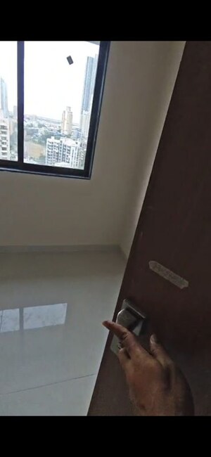 Furnished Amenities in 1.5 BHK Apartment at Dadar West – for Rent