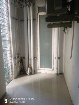 Room in 2 BHK Apartment at Cloud 36 Mumbai, Ghansoli – for Rent