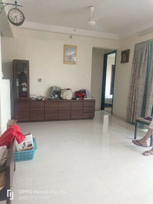 Room in 2 BHK Apartment at Cloud 36 Mumbai, Ghansoli – for Rent