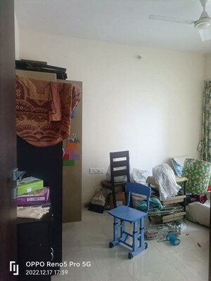 Room in 2 BHK Apartment at Cloud 36 Mumbai, Ghansoli – for Rent