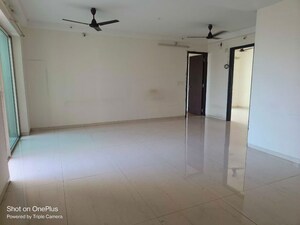Room in 2 BHK Apartment at Cloud 36 Mumbai, Ghansoli – for Rent