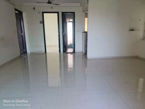 Room in 2 BHK Apartment at Cloud 36 Mumbai, Ghansoli – for Rent