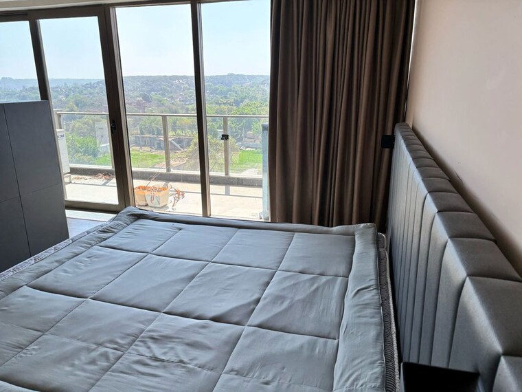 Room, paras-square-service-apartments Studio 870 Sq.Ft. Apartment In Sector 63a Gurgaon 10642753
