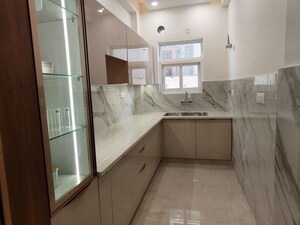 Kitchen in 3.5 BHK Builder Floor at BPTP District Faridabad, Sector 81 – for Sale