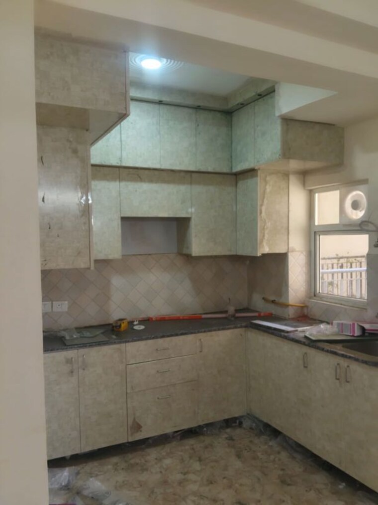 Bathroom, gaur-city-2-11th-avenue 2 Bedroom 890 Sq.Ft. Apartment In Sector 16c Greater Noida Greater Noida 10642732