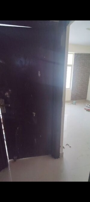 Furnished Amenities in 3 BHK Apartment at Proview Officer City 2, Raj Nagar Extension – for Rent