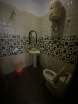Bathroom in 3 BHK Builder Floor at Vasundhara Pride, Vasundhara Sector 16 – for Rent