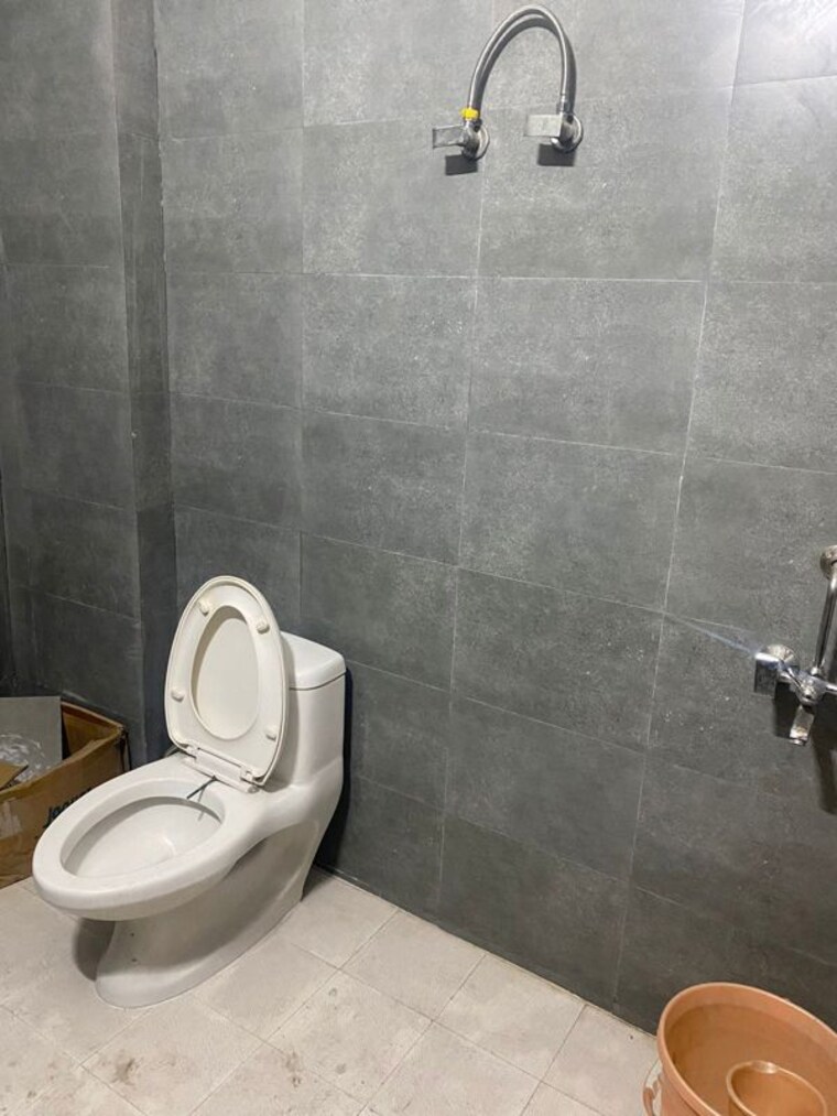 Bathroom, vasundhara-pride 3 Bedroom 1200 Sq.Ft. Builder Floor In Vasundhara Sector 16 Ghaziabad 10642793