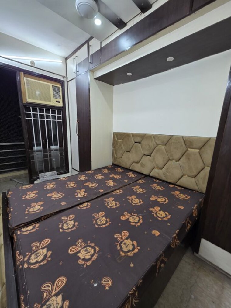 Bedroom, subhash nagar 2 Bedroom 100 Sq.Yd. Builder Floor In Subhash Nagar Delhi 10642794