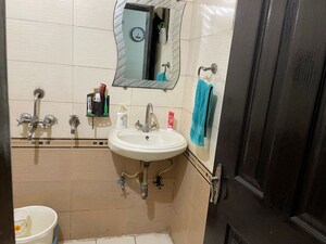 Bathroom in 2 BHK Builder Floor at Vasundhara Pride, Vasundhara Sector 16 – for Rent