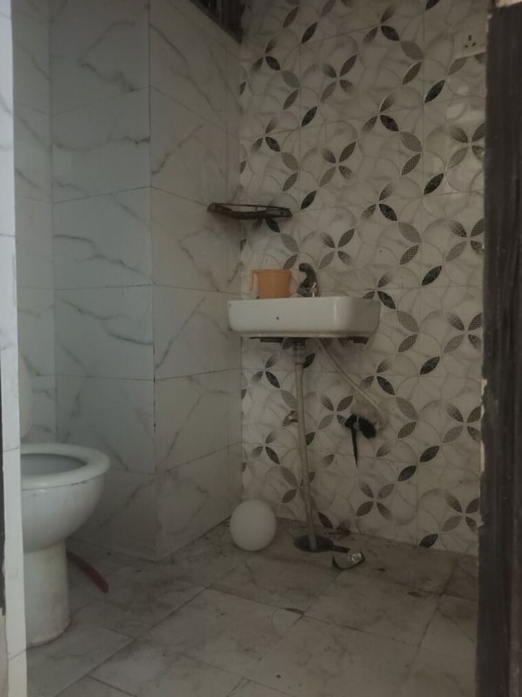 Bathroom, karolan ka barh 3 Bedroom 1500 Sq.Ft. Apartment In Karolan Ka Barh Jaipur 10642814