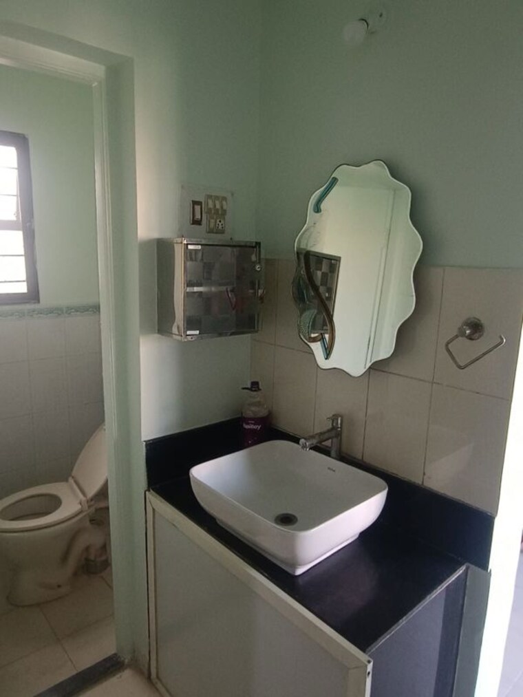 Bathroom, lalwani-regency 2 Bedroom 1100 Sq.Ft. Apartment In Viman Nagar Pune 10642825