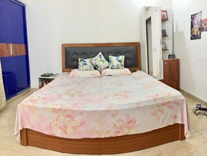 2 BHK Apartment For Rent in Gaur City 2 - 14th Avenue, Sector 16c Greater Noida