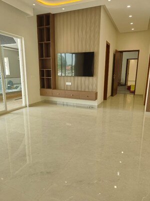 Room in 4 BHK Builder Floor at BPTP Park Central, Sector 85 – for Sale