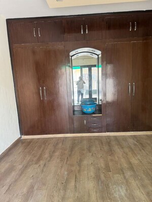 Furnished Amenities in 5 BHK Independent House at Chiranjiv Vihar – for Sale