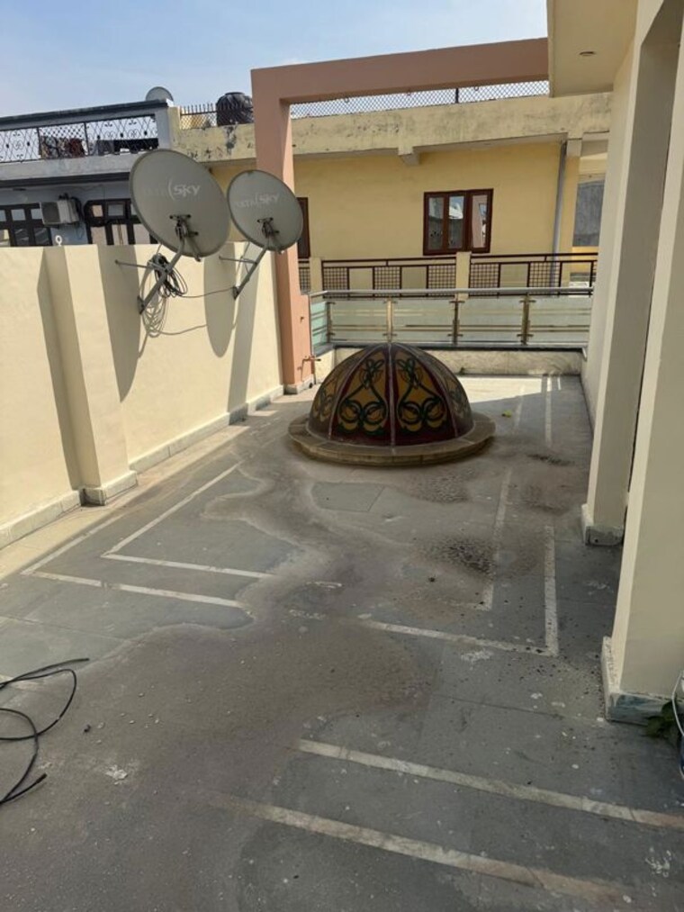 Balcony, chiranjiv vihar 5 Bedroom 108 Sq.Yd. Independent House In Chiranjiv Vihar Ghaziabad 10642851