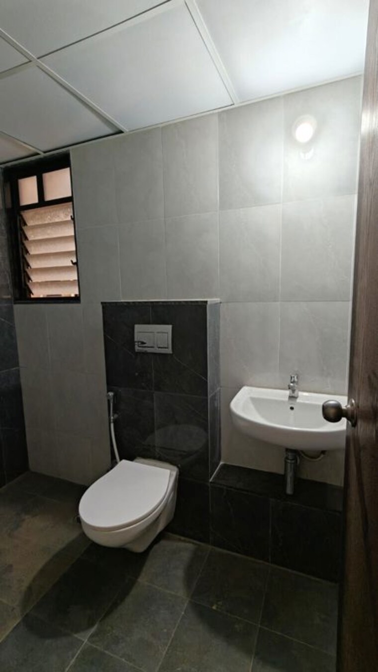 Bathroom, shapoorji-pallonji-joyville-hadapsar-annexe 2 Bedroom 725 Sq.Ft. Apartment In Hadapsar Pune 10642864