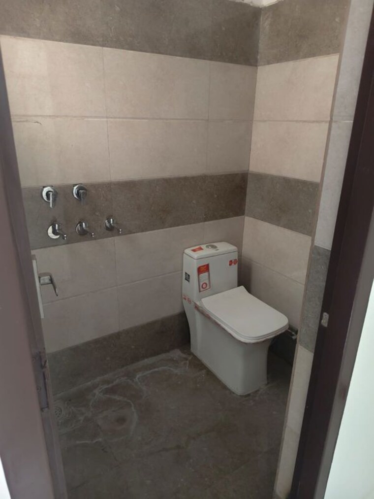 Bathroom, ms-enclave-zirakpur 2 Bedroom 918 Sq.Ft. Builder Floor In Dhakoli Zirakpur 10642866