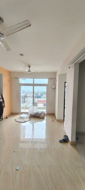 Room in 3 BHK Apartment at Dhoran Rajpur Enclave, Govind Vihar – for Rent