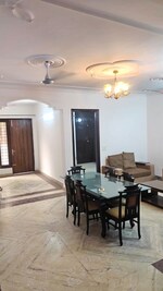 3 BHK + Servant Room 240 Sq.Yd. Builder Floor in Green Fields Colony