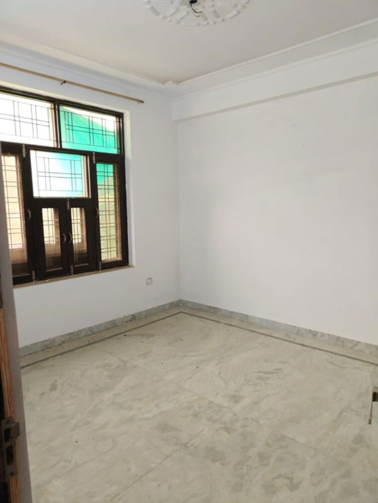Room, green fields colony 3 Bedroom 240 Sq.Yd. Builder Floor In Green Fields Colony Faridabad 10642897