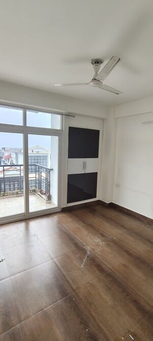 3 BHK Apartment For Rent in Aman Vihar